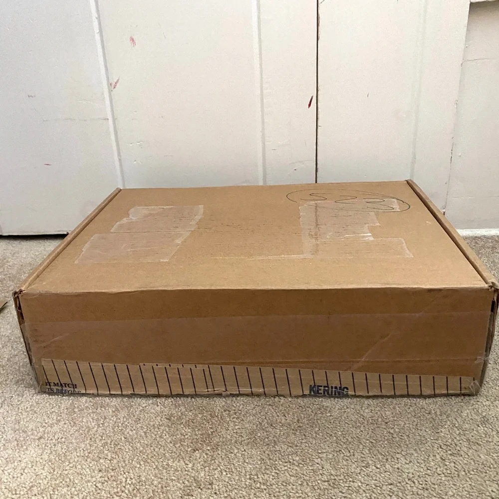GUCCI shipping cardboard box brown big flat package for tote bag purse boots tan